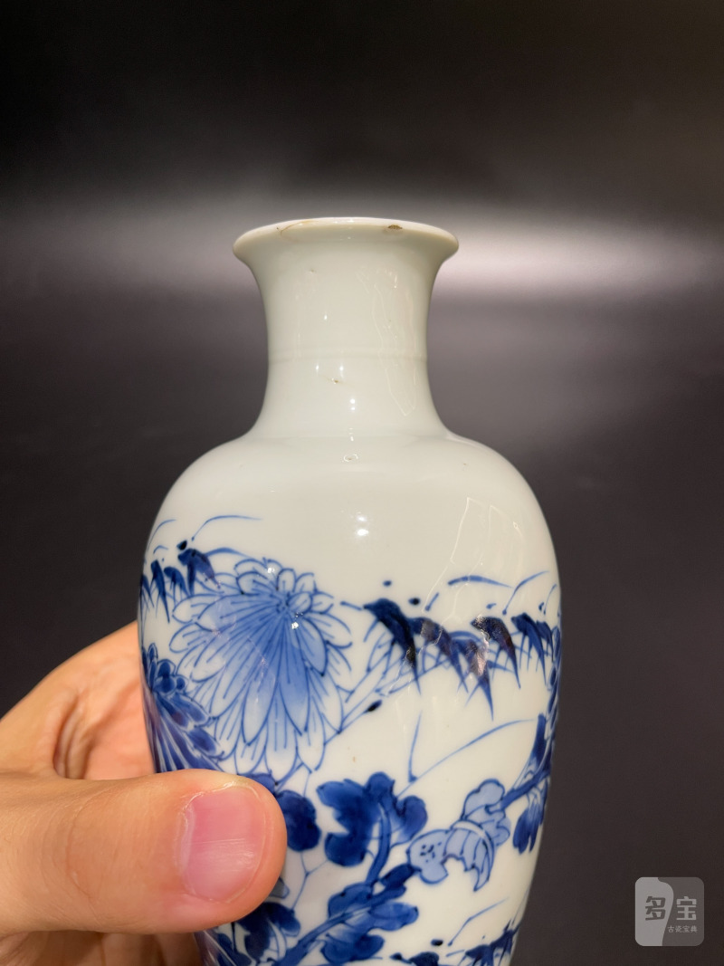 清康熙 青花蝶恋花图观音瓶 - 图8